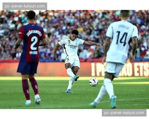 皇马2-1绝杀巴萨，贝林厄姆头球制胜源自角球战术